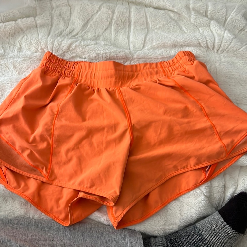 Lululemon Hotty Hot Shorts 2.5 Size 8